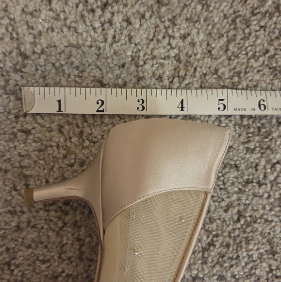 Badgley Mischka Onyx Crystal Studded Embellished Kitten Heel Pump Women 9 Gold - Picture 8 of 11